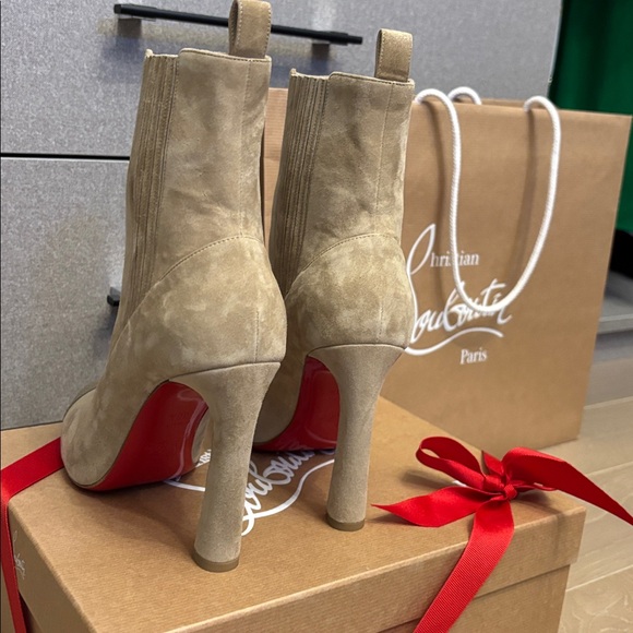 CHRISTIAN LOUBOUTIN
Me In The 90s 100 suede and leather boots - Picture 9 of 9